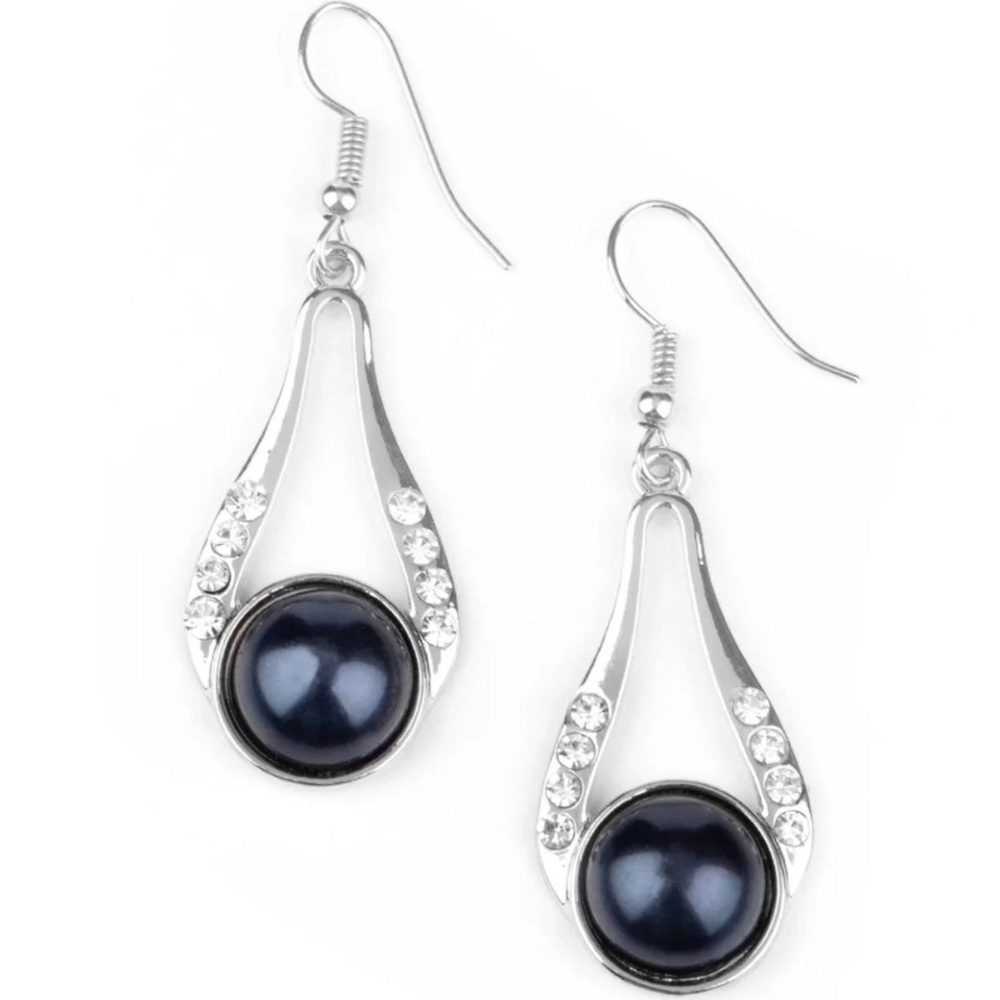Pearly blue earrings